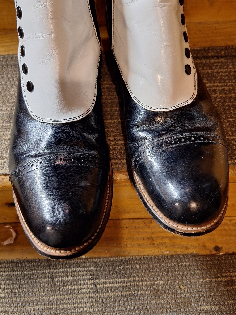 Men's Stacy Adams Two-Tone Black and White Leather Dress Boots, 11D - Picture 2 of 11